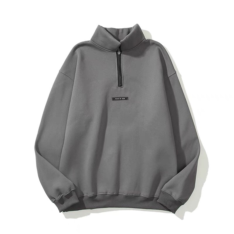 Áo cổ lọ FOG Fear Of God Essentials có khoá ở cổ chữ sau lưng