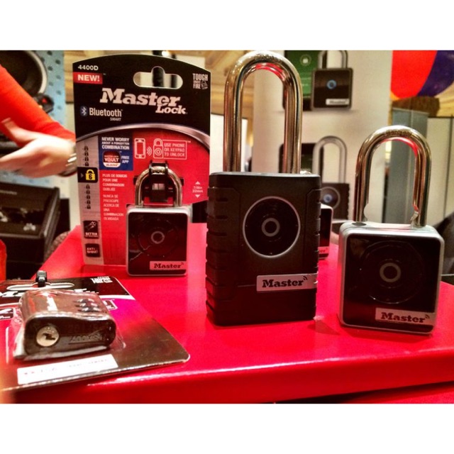 Ổ khoá Bluetooth Master Lock của USA. Size lớn .