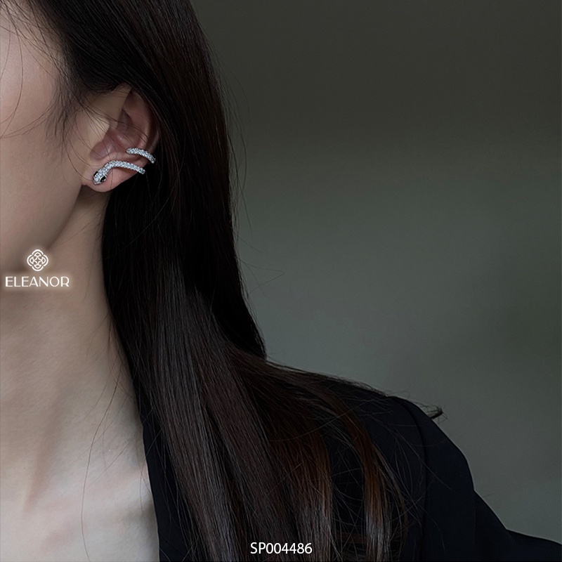 Bông tai nữ gắn vành đính đá Eleanor Accessories hình rắn phụ kiện trang sức cá tính 4486 (1 chiếc)