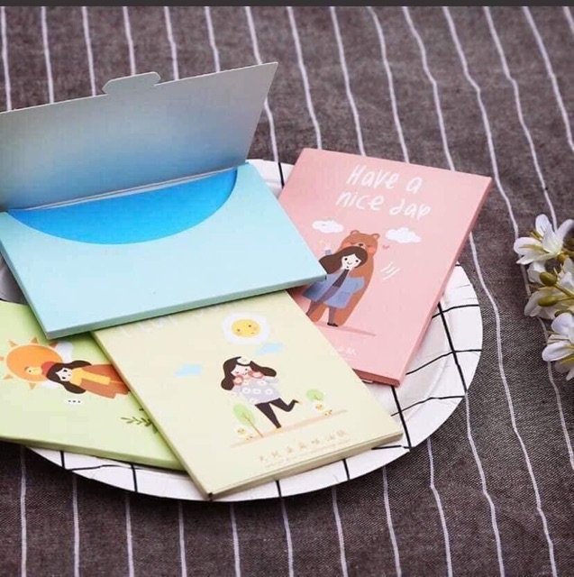 Giấy thấm dầu gói 50 cái (giao màu ngẫu nhiên)