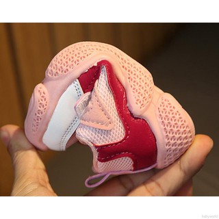 Giày sneaker lưới thoáng hơi cho bé