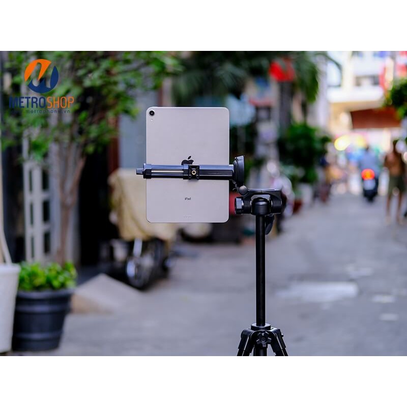 Kẹp máy tính bảng lên Tripod YUNTENG chính hãng