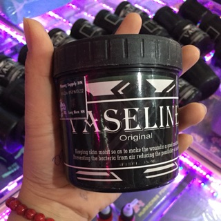 Vazelin hộp màu đen 350g