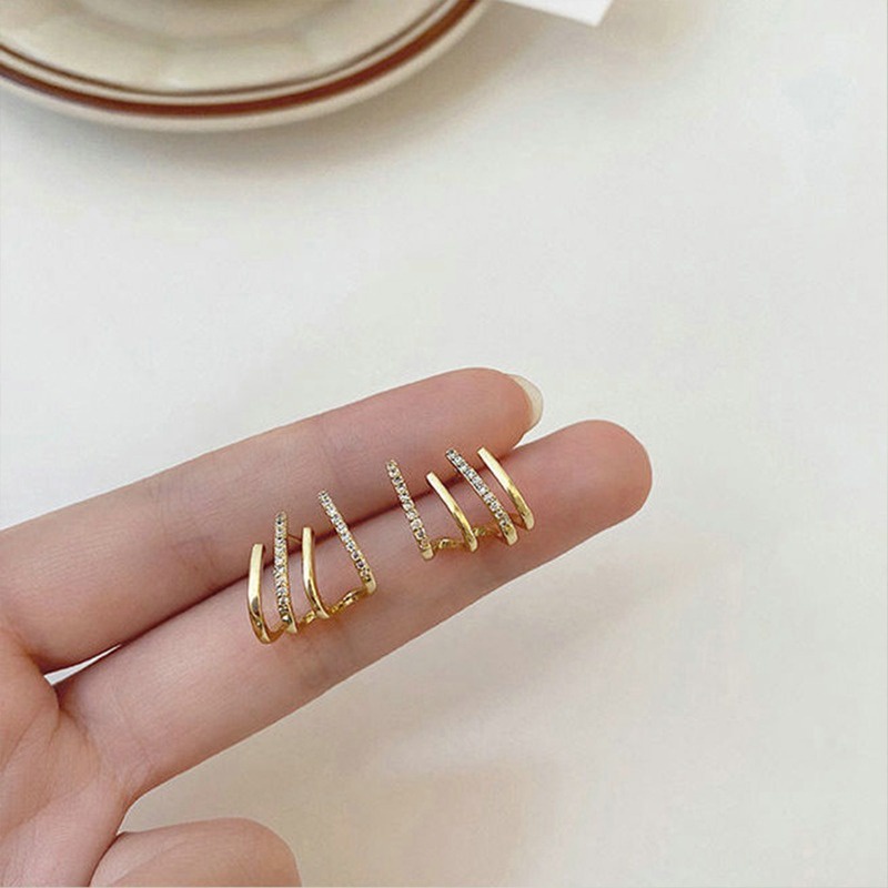 Khuyên tai Gmai đính pha lê thời trang phong cách Hàn Quốc