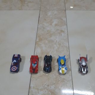 Xe hot wheel không hộp an toàn cho bé