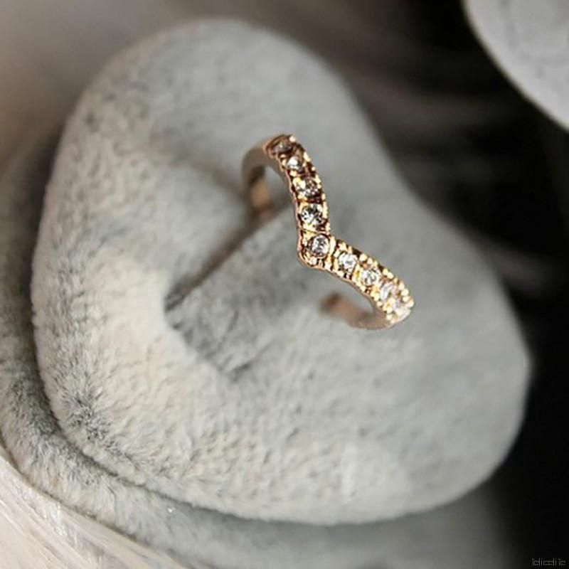 Nhẫn hợp kim hình chữ V đính đá độc đáo