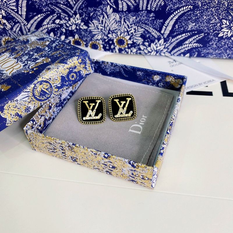 bông tai đeo sát LV