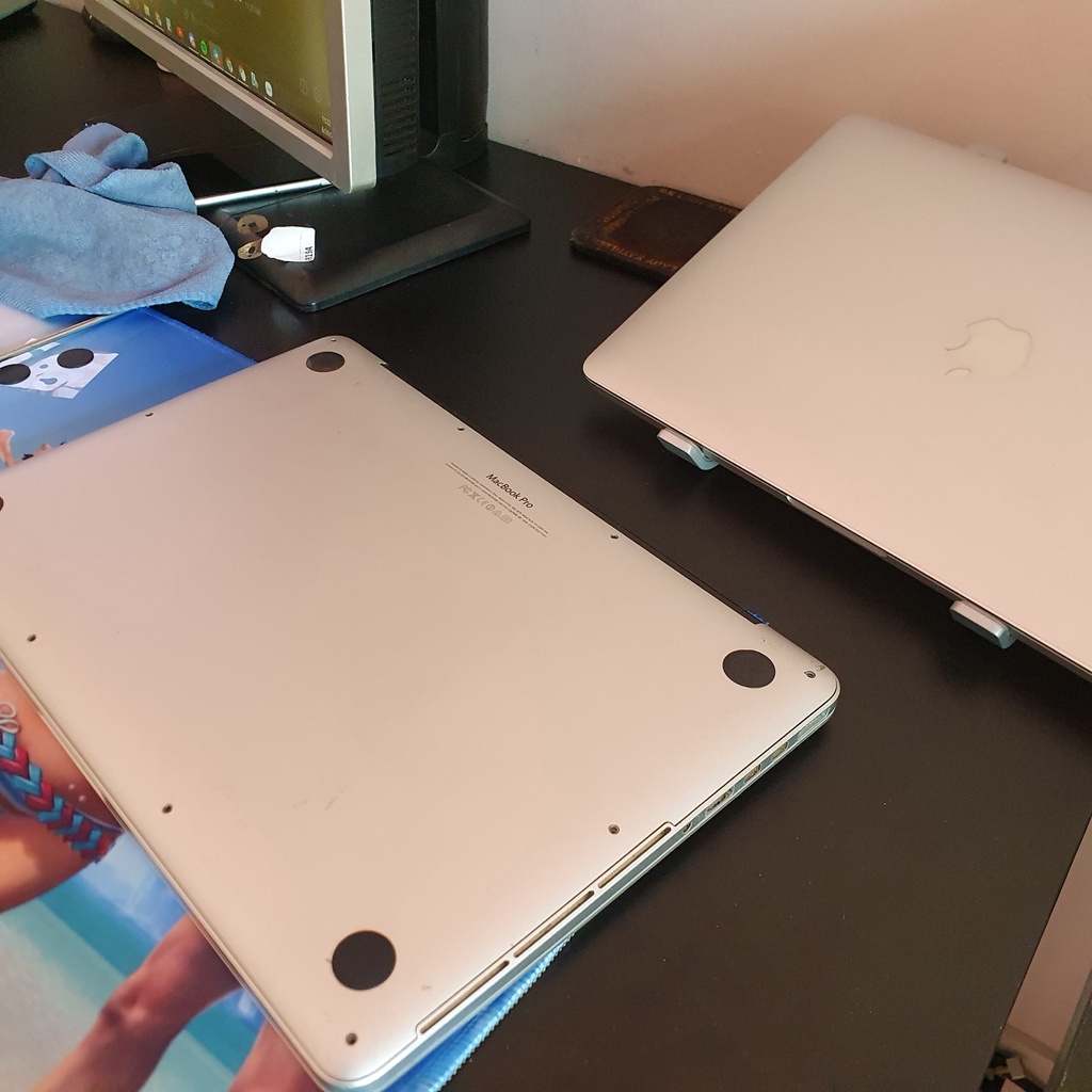 Đế cao su cho MacBook Pro Retina A1425, A1502, A1398