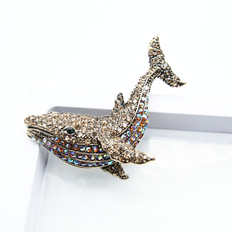 Trâm cài áo hình cá voi gắn đá thanh lịch