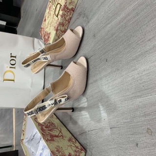 Guốc hậu hở mũi