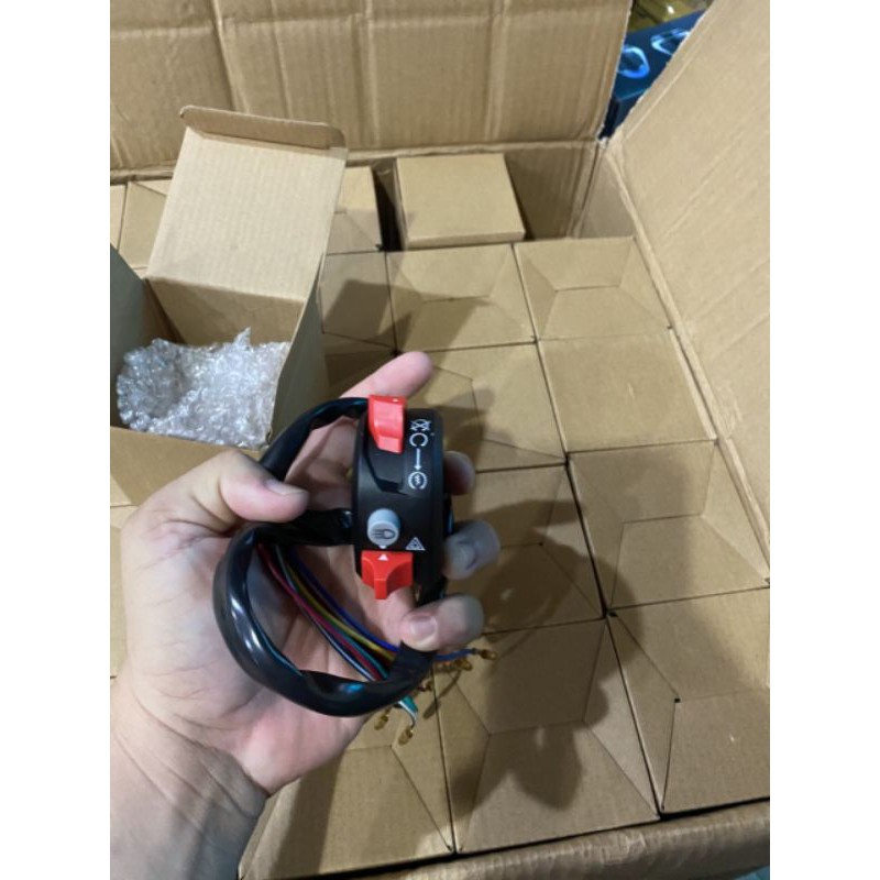 Cùm công tắc phải kiểu ducati 4 chức năng gắn được nhiều dòng xe