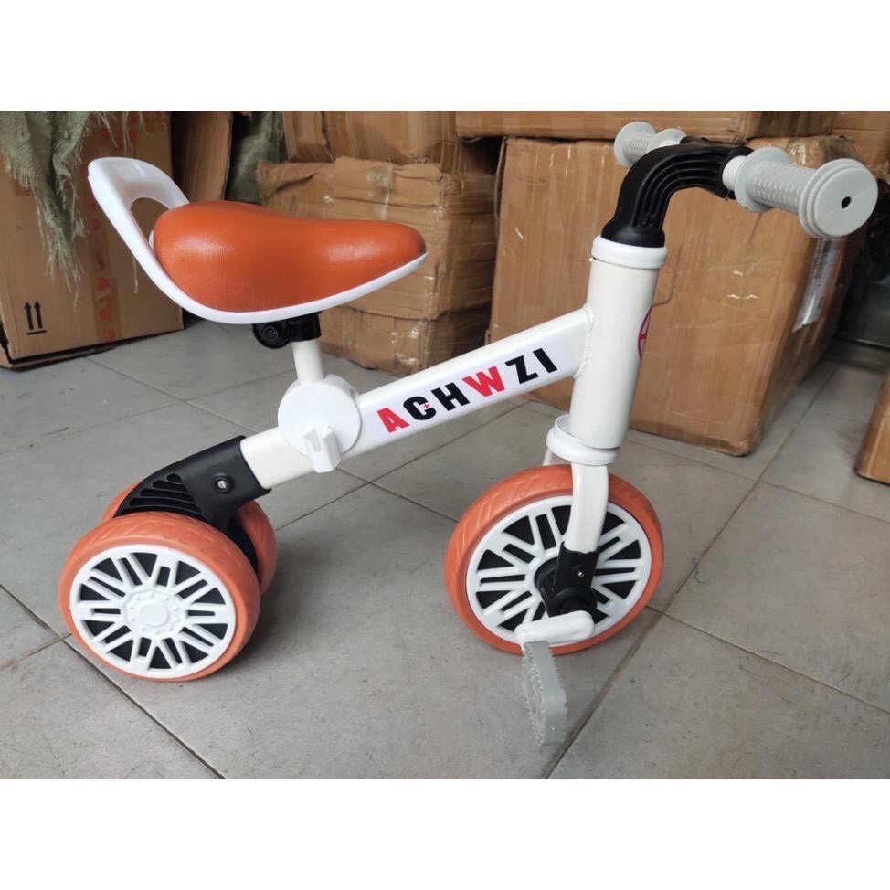 Xe chòi chân thăng bằng cho bé MOTION, có bàn đạp 2in1 khung thép yên da-Xe chòi chân motion cho bé 3 bánh,chịu lực 40kg