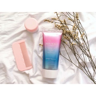Kem chống nắng Skin Aqua Tone Up UV Essence SPF 50+ PA++++