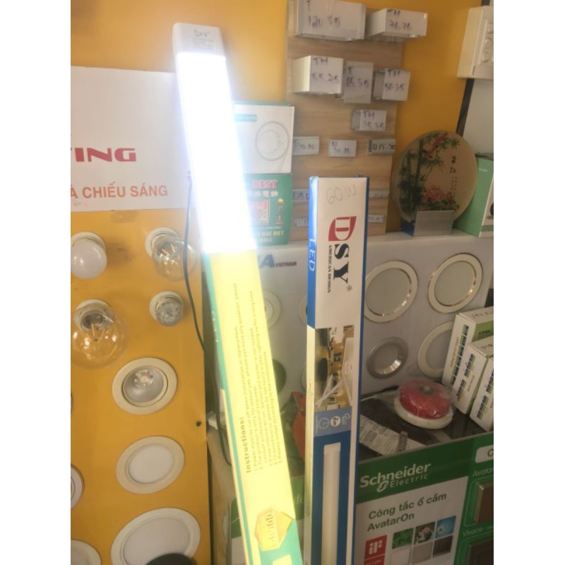 Đèn Tuýt Led Bán Nguyệt 1.2m => Công suất 60w của Đèn 1.2m đầu vuông