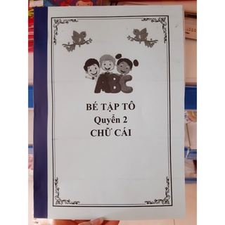 Bé tập tô chữ, số