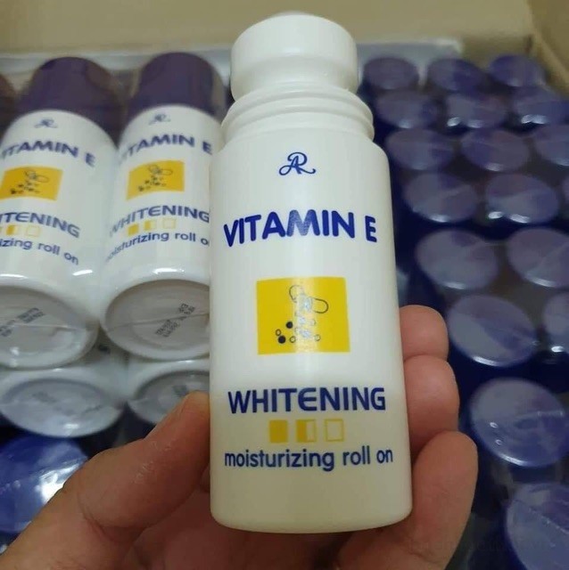 Lăņ ņách AR vıtamın E Whitening Moisturizing Roll On