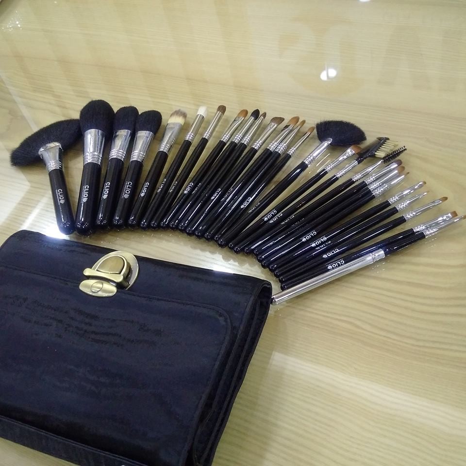 Bộ cọ trang điểm chuyên nghiệp clio 26 cây