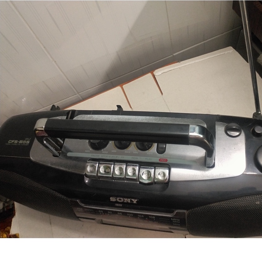 Radio cassette Sony CFS-B5S đồ cũ nghe hay ok 100%