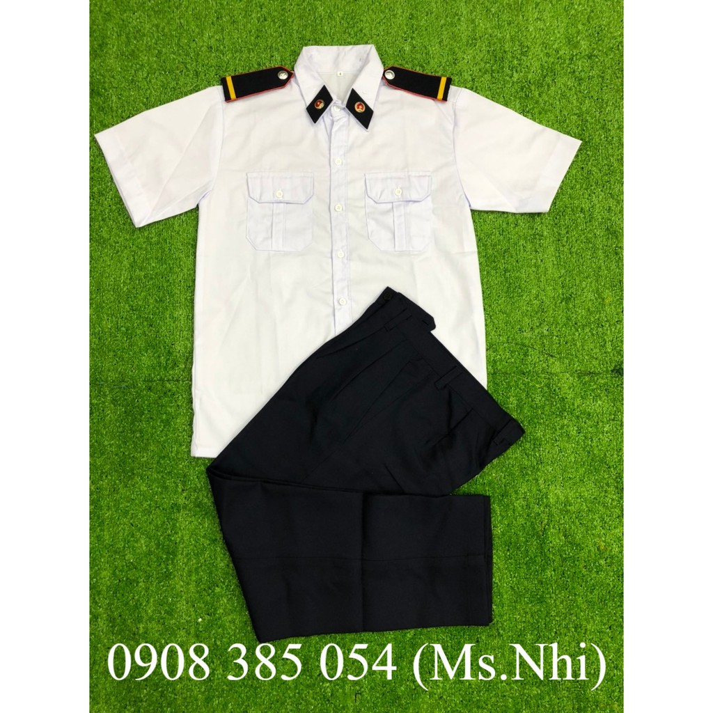 Quần áo bảo vệ màu trắng kèm phụ kiện đi kèm- Hình thật