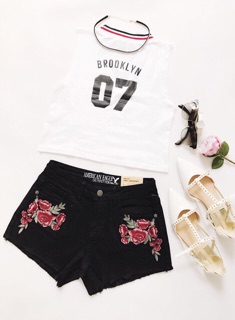 quần short thiếu hoa tua lai
