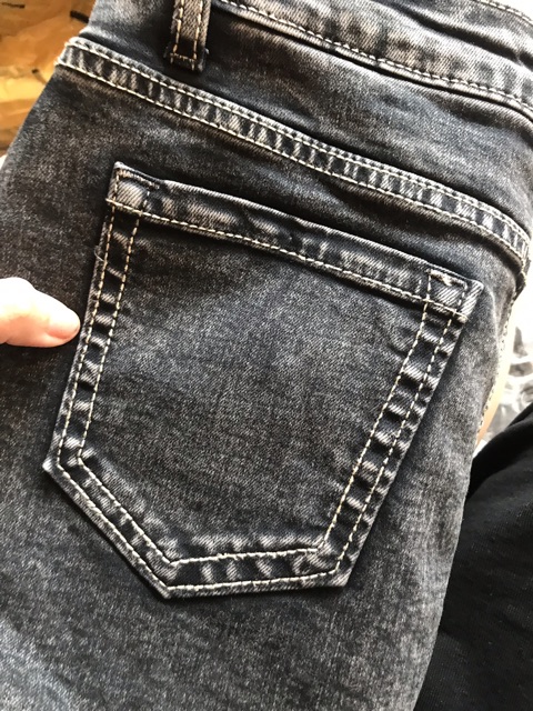 Chân váy denim nữ kèm quần muối tiêu | BigBuy360 - bigbuy360.vn