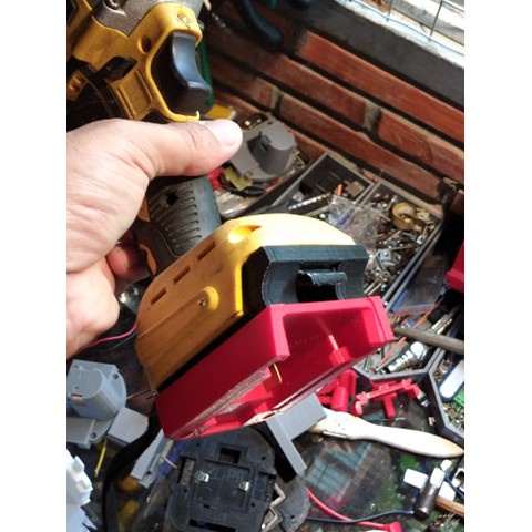 Đế Chuyển pin Milwawkee M18 cho máy Makita 18V HÌNH ẢNH THỰC TẾ