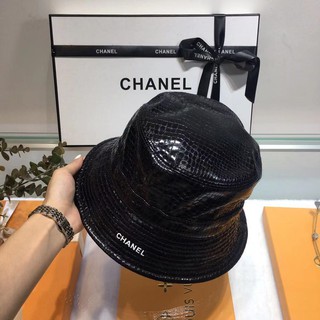 Mũ Bucket Chanel Hoạ Tiết Da Rắn Kiểu Dáng Đơn Giản Trẻ Trung
