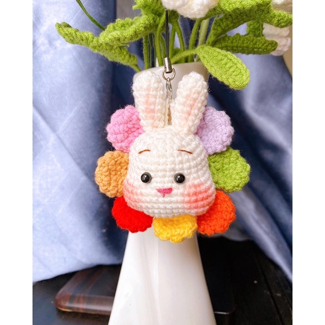 - Mặt thú cưng viền hoa