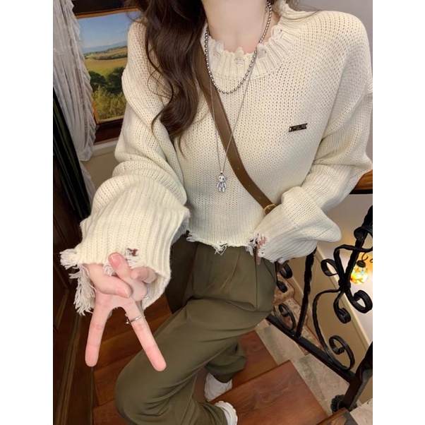 Áo len croptop dáng rộng phong cách cá tính