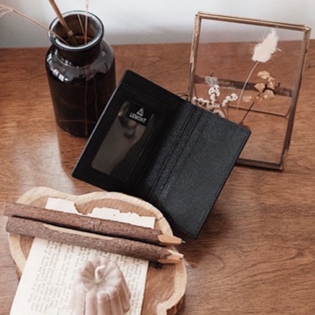 Ví da bò thật đựng thẻ Frame màu Đen nhỏ gọn có ngăn đựng ảnh - Thiết kế chính hãng từ Lemont.