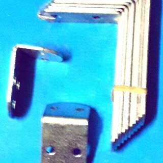 Pát đỡ kệ 3cm x10cm x10cái....