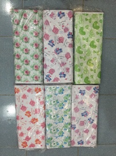 Giấy bọc quà (100 tờ) 50x50cm