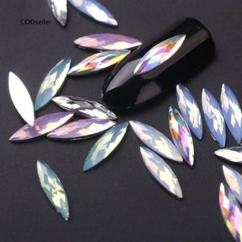 Khay hạt cườm đính móng như hình