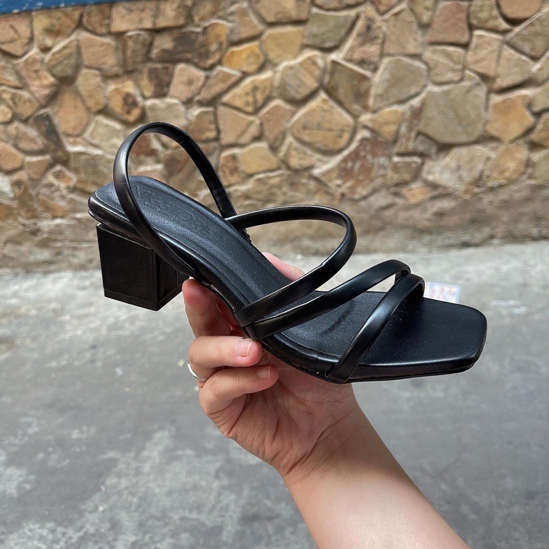 Giày sandal quai thun