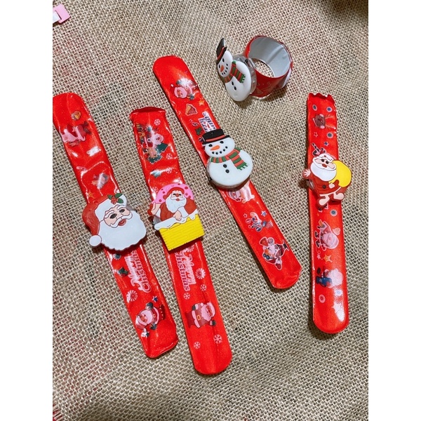 Đồng hồ- vòng tay đồ chơi ông già noel có đèn nhấp nháy cho bé