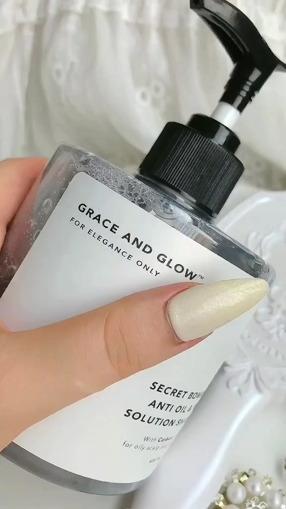 [Giảm Đến 40%] Dầu gội kiềm dầu Grace and Glow Secret Bombshell Anti Oil and Repair Solution Shampoo 400ml | BigBuy360 - bigbuy360.vn