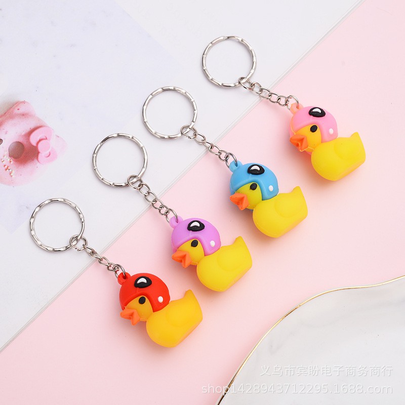 Móc Khóa Vịt Đội Nón / Đội Mũ Bảo Hiểm Kawaii