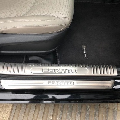 Ốp bậc cửa, nẹp bước chân xe Kia Cerato 2016 2017 2018 - mẫu inox cao cấp