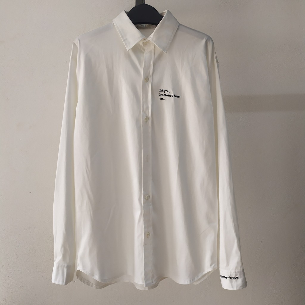 Áo sơ mi nam form rộng thêu chữ cho cả nam và nữ | BigBuy360 - bigbuy360.vn