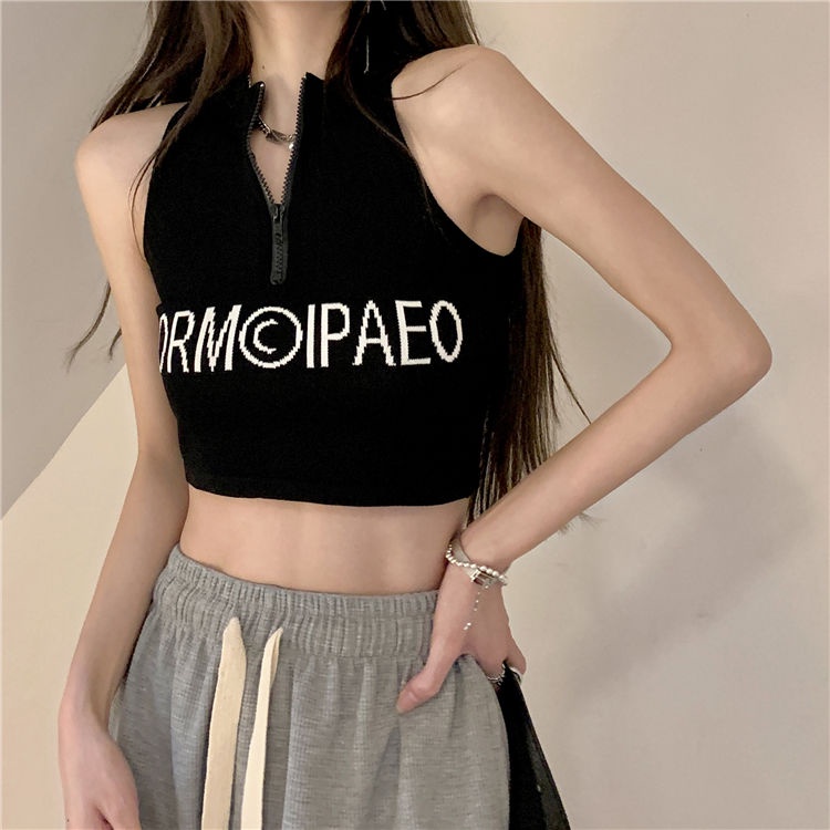Áo croptop Sát Nách Màu Đen Phối Khoá Kéo Hoạ Tiết Chữ In
