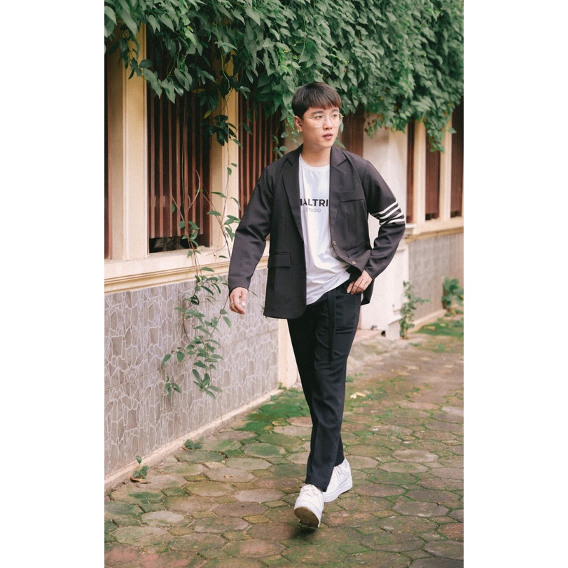 Áo khoác blazer đen Maltrik bigsize kẻ sọc tay trắng nam nữ chất vải dày dặn phong cách Hàn Quốc