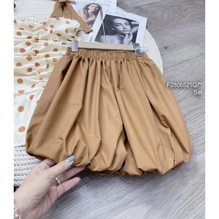 Set áo chấm bi nhún 2 dây thắt nơ vai phối quần short bí phồng 2806