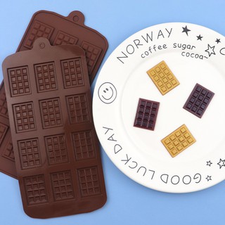 Khuôn silicone làm bánh waffle socola 12 ô tiện lợi