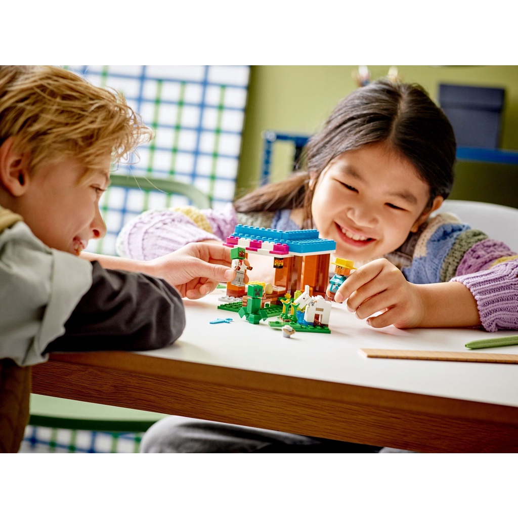 LEGO Minecraft 21184 Tiệm bánh