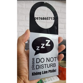 Sticker ” Không làm phiền” treo tay nắm cửa, Do not Disturb Signs. Mặt gỗ, kim loại pha mica