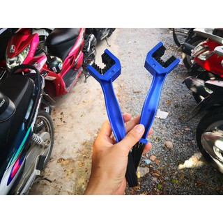 Bộ 2 Bàn Chải 3D Vệ Sinh Sên Xe