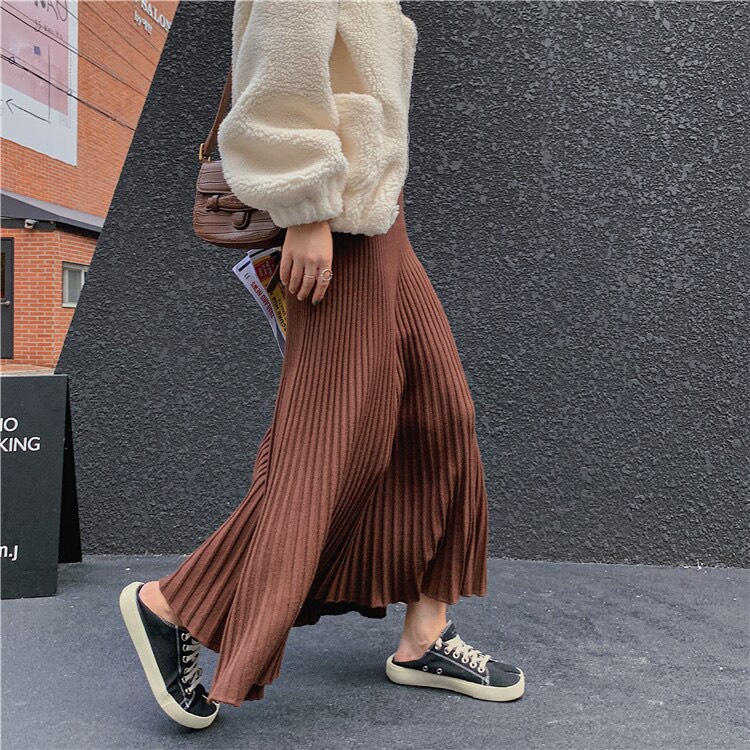 MUSHROOM LEE - Váy Dệt Kim Xếp Ly Chocolate