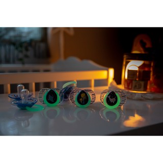 Ty ngậm dạ quang Tommee Tippee 6-18 tháng vỉ 2 cái