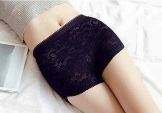 Quần mặc váy hoa cúc