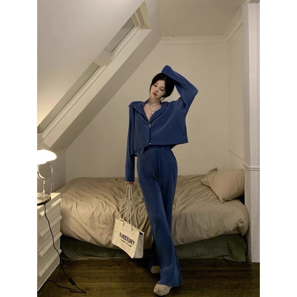 Áo + quần thể thao Ulzzang